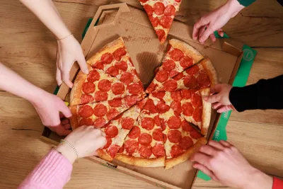 Самая длинная пицца в мире - Джаз Пицца.