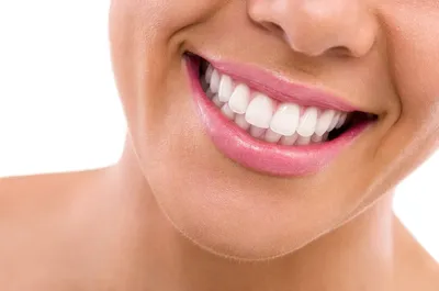 Белые красивые зубы: как реализовать мечту?