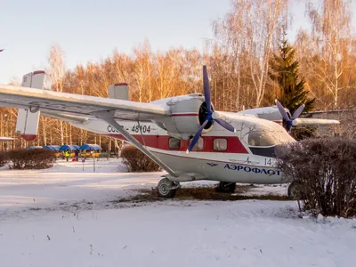 Сборная модель Советский лёгкий транспортный самолёт Ан-14 «Пчёлка»