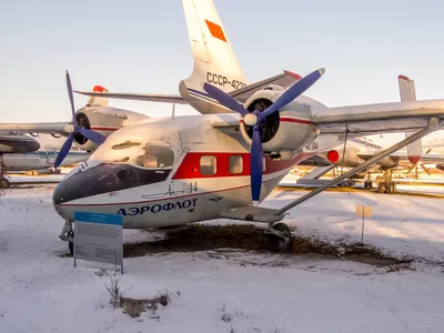 Самолет который не смог заменить \"Кукурузник\". Ан-14 \"Пчелка\" | Авиация и  техника - СвердловскАвиа | Дзен