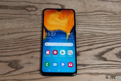 Galaxy A40 - обзор компактного смартфона Samsung