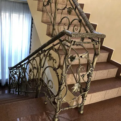 Кованые лестницы и перила заказать в Москве и Московской области