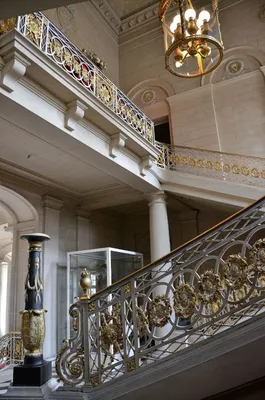 Самые красивые кованые лестницы. | Luxury staircase, French architecture,  Stairs design