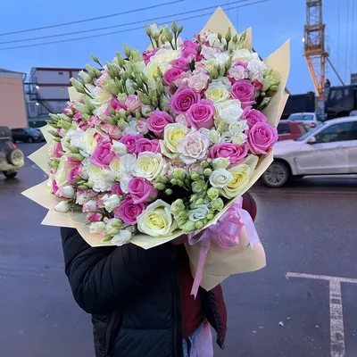 БУКЕТЫ|ЦВЕТЫ| МСК on Instagram: “У нас не только самые красивые цветы в  Москве, но и самые красивые покупате… | Цветочные букеты, Букет цветов,  Букет цветов девушка