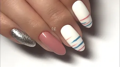 Маникюр левой рукой | самый простой дизайн ногтей💅🏼 - YouTube