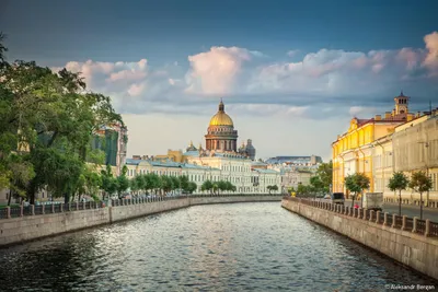 Поцелуев мост через реку Мойку в Санкт-Петербурге | Обои на рабочий стол  виды Санкт-Петербурга | Обои 1024х768