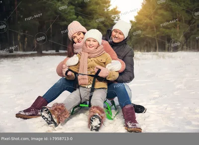 Семейная фотосессия зимой с хаски и оленями!