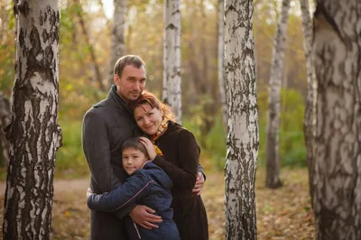 Семейная фотосессия в осеннем лесу | фотосъемка семьи осенью