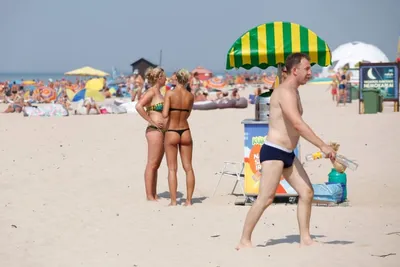 Нудисты на пляже: где отдохнуть в июле - Newsler.ru