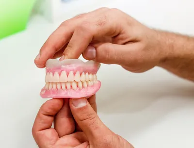Зубные протезы - какие протезы бывают и какие протезы лучше выбрать? -  YouTube