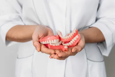 Какие съемные зубные протезы лучше – сравнение видов | «Фактор улыбки»