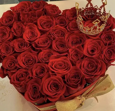 Купить сердце из роз и ягод в Москве с доставкой и оплатой онлайн от  интернет магазина Lakres.