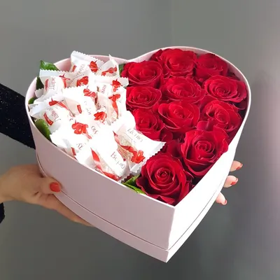 Сердце из роз на 14 февраля купить с доставкой по Томску: цена, фото,  отзывы.
