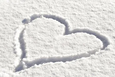 Удивительное Сердце из снега: картинка в формате png