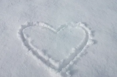 Скачайте Сердце из снега в формате jpg, png, webp