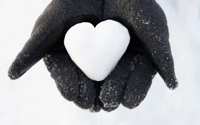 Изумительное изображение Сердце из снега: скачать бесплатно
