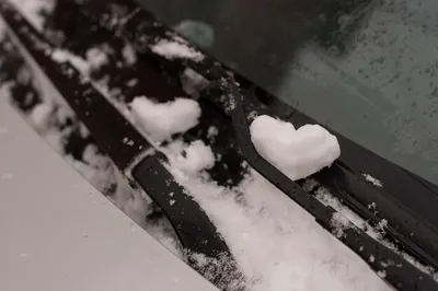 Великолепное изображение Сердце из снега в webp формате