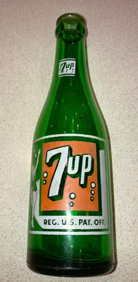 7up bottle hi-res stock photography and images - Alamy