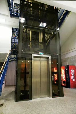Остекление шахты лифта в Санкт-Петербурге.