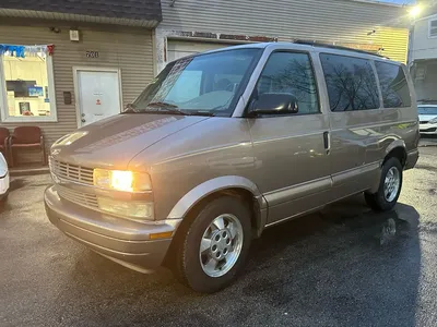 File:1998 Chevrolet Astro Base Passenger Van.jpg - Wikipedia