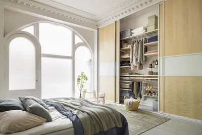 Угловой шкаф для спальни «Херлен» в классическом стиле из МДФ, Арт.038