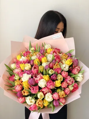 Утро с шикарного букета из 250 тюльпанов😍 Дарим вашим любимым самые  искренние эмоции😊 Flower Lab Bryansk Для заказа красоты … | Table  decorations, Flowers, Floral
