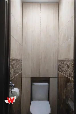 Шкаф в туалете над унитазом | Современные прачечные, Ванная с серой  плиткой, Туалет