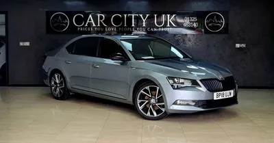 The new Skoda Superb Sportline in Dragon skin Driving in the snow | Watch