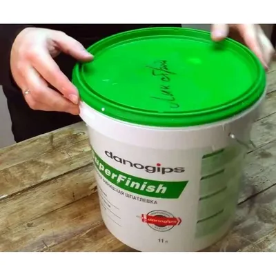 Шпатлевка универсальная DANOGIPS SuperFinish белый 17 л — цена в Оренбурге,  купить в интернет-магазине, характеристики и отзывы, фото