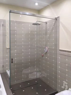Стеклянная шторка для ванной на заказ - душевые шторки из стекла в Москве