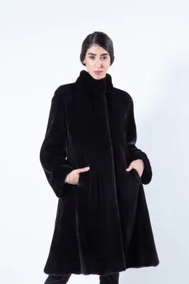 Выбрать шубу Blackglama в Дубае - Dubai Furs Shop
