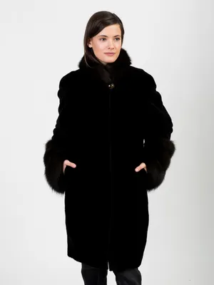 Пальто из меха нутрии, капюшон отделка лисица чернобурка.
