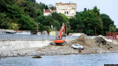 Пустые города / КазахстанСемейОбычно многолюдная набережная,теперь почти  пуста