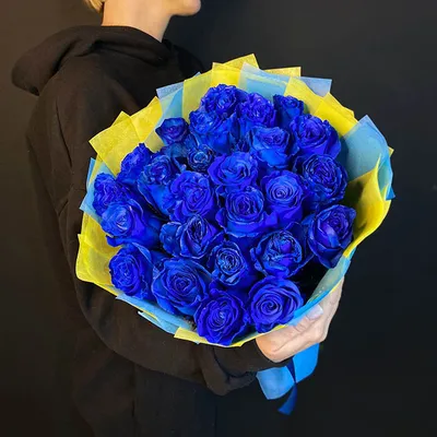 Три живые синие розы в колбе - Супер подарок: Купить!