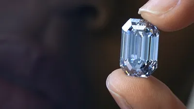 Самый крупный и дорогой бриллиант в истории Christie's | GQ Россия