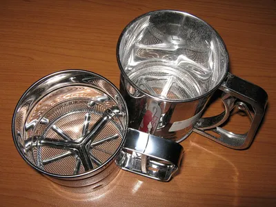 File:Сито механическое (кружка-сито) Sieve, Flour Sifter.JPG - Wikipedia