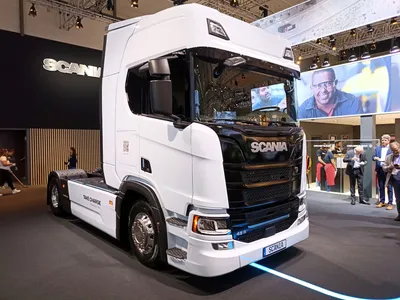 Инновационные цифровые зеркала и обновление салона Scania