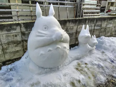 Фото снега и скульптур: смешение красоты и хрупкости