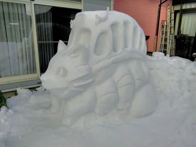 Фото снежных скульптур: искусство на фоне природы