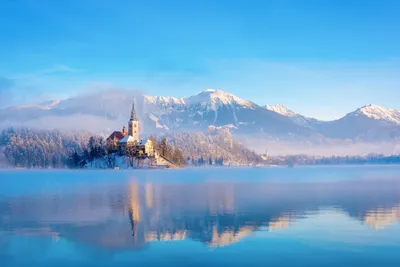Озеро Блед зимой, Блед, Словения, Европа . стоковое фото ©NataliaD 138274848