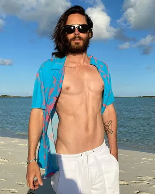 Пин от пользователя yaffa на доске jared leto | Джаред лето, Знаменитости,  Длинные волосы
