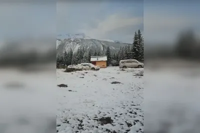 Волшебство Снег летом на фото