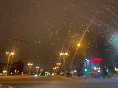 Сказочные снежные скульптуры ночью