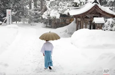 Красота зимнего танца: снег в Японии на фотографиях