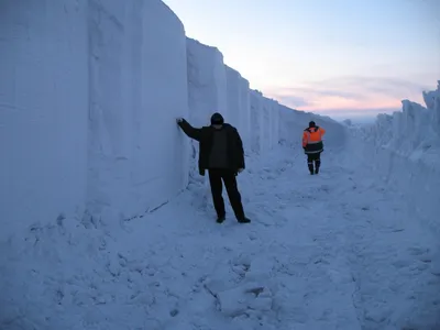 Фото ледяных скульптур в Норильске: хрустальные капли мороза, превратившиеся в произведения искусства