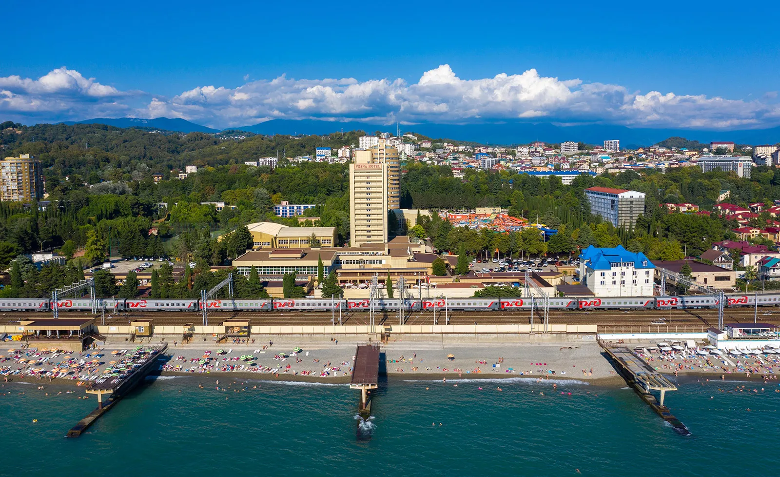 Адлер курортный городок фото. Сочи Курортный городок. Курортный городок Адлер Ленина 219.