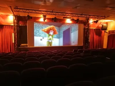 Современный интерьер зала с оборудованием в отеле Стоковое Фото -  изображение насчитывающей активизма, машина: 171406212