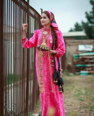 Современные фасоны туркменских платьев: 40 фото идей из инстаграм - Журнал  Элис | Платья, Модные принты, Модные образы