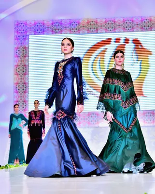 Мода и традиции: туркменские дизайнеры представили весенне-летнюю коллекцию