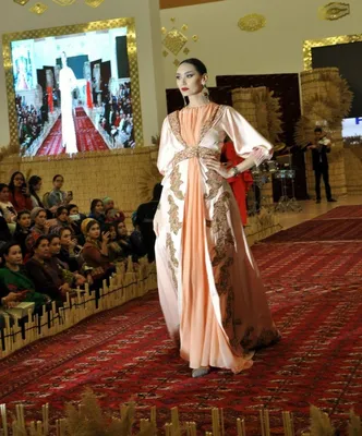 А дальше — паранджа? В Туркменистане запретили облегающие платья | Пикабу